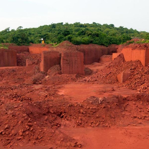 Lumps Laterite ore, for Industrial Use, Color : Red