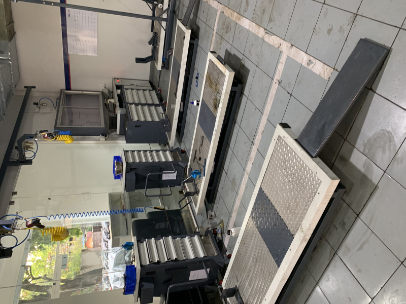 Tvs Setup Showroom Hydraulic Ramp, Certification Iso