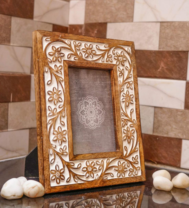 Brown Polished Wooden Photo Frames, Feature Fine Finishing, High