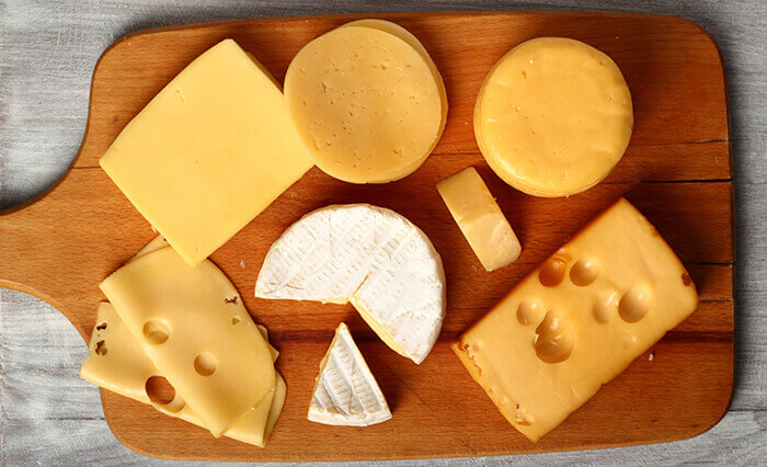 natural strong cheddar cheese