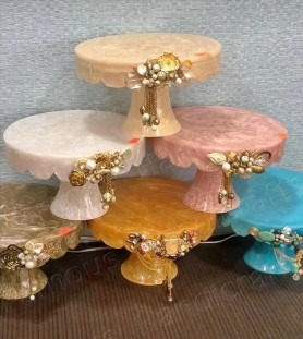 Famous Handicraft Resin Decorated Cake Stand, for Home decoration, Feature : Stocked