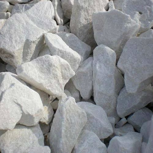 Calcium Oxide Lumps, for Ceramic Pigment, Refractory, Packaging Size : 25-50Kg