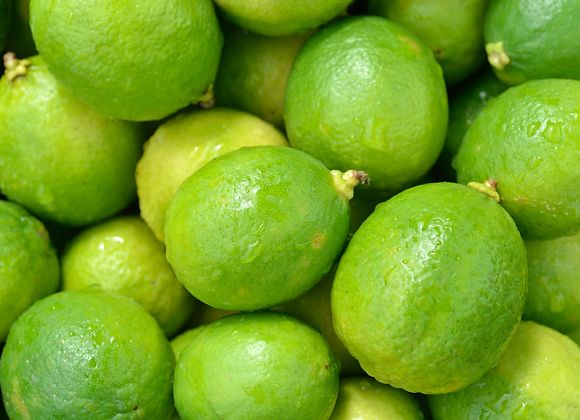 Natural Fresh Green Lemon, Packaging Type : Jute Bag