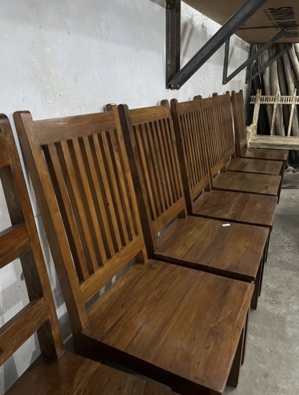 Polished teak wood chair, for Home, Hotel, Restaurant, Feature : Durable, Fine Finishing, Good Quality