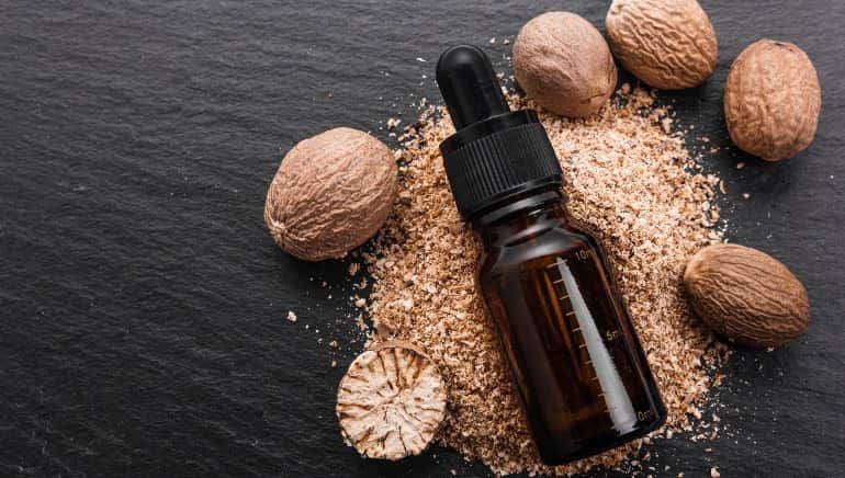 Nutmeg Essential Oil, for Used Skin Care, Relieving Muscular Pains, Form : Liquid