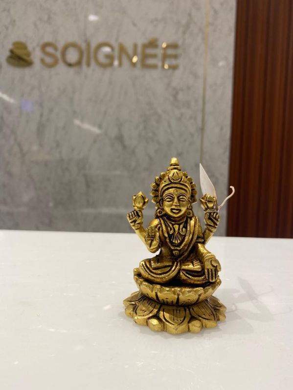 Plain Polished Brass Laxmi Idol, for Worship, Temple, Interior Decor, Office, Home, Gifting, Packaging Type : Cardboard Box