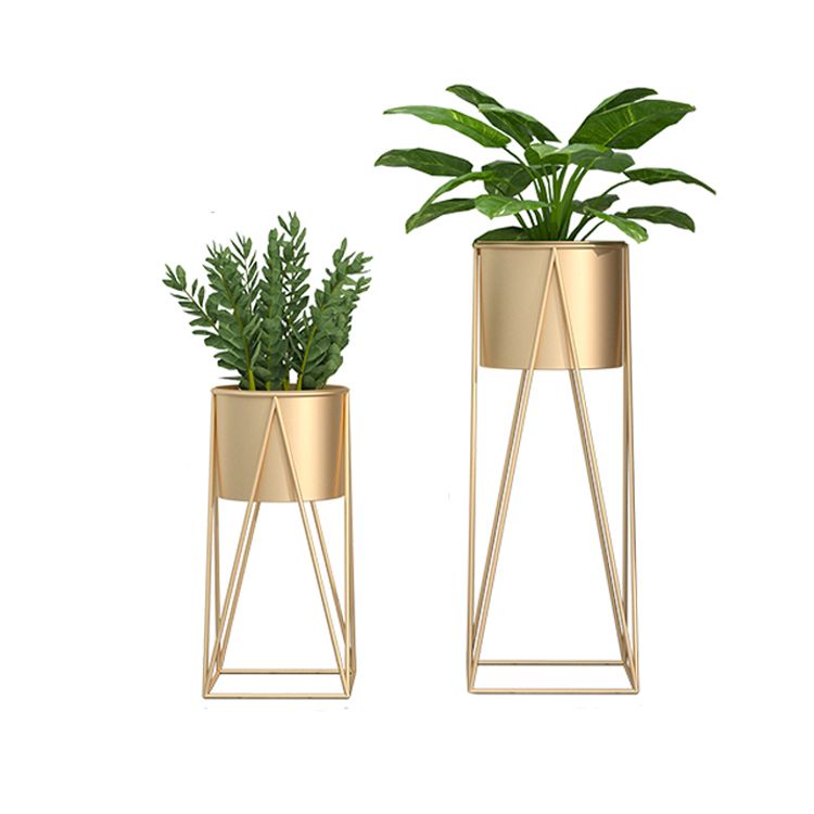 Polished geometrical stand metal pot, for Home, Office, Gifting, Restaurant, Indoor, Outdoor, Style : Modern