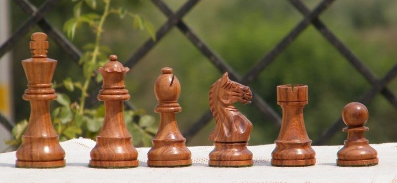 K150 Supreme Horse Wooden Chess Pieces, for Playing, Feature : Light Weight, Fine Finishing, Easy To Carry