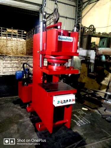 Iron Hydraulic Press Machine, Capacity : >100 Ton