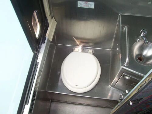 Vacuum Toilet, Features : Easy waste disposal