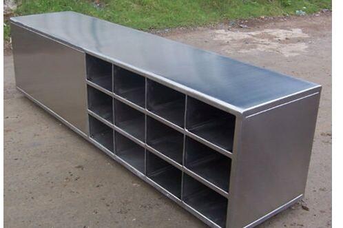Cross Over Bench Garment Cabinets, Feature : Corrosion resistance, Longer service life, Robust construction