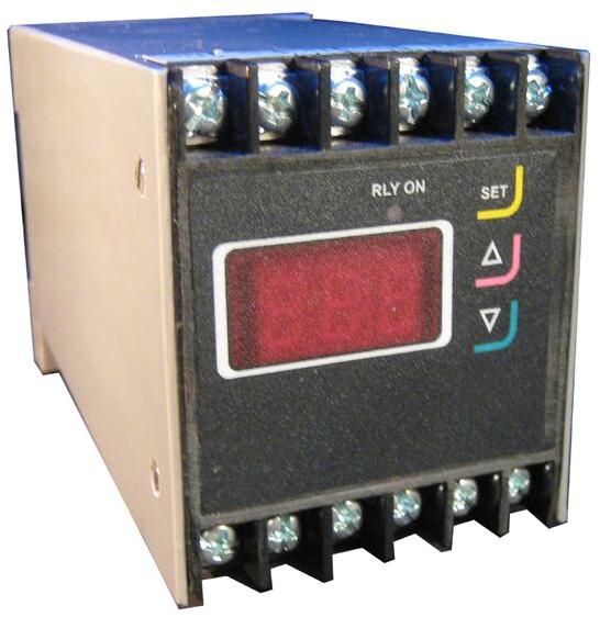 Voltage monitoring relay