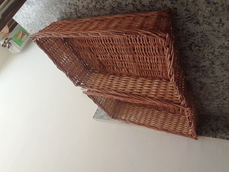 Polished Cane Rectangle Basket, Feature : Durable