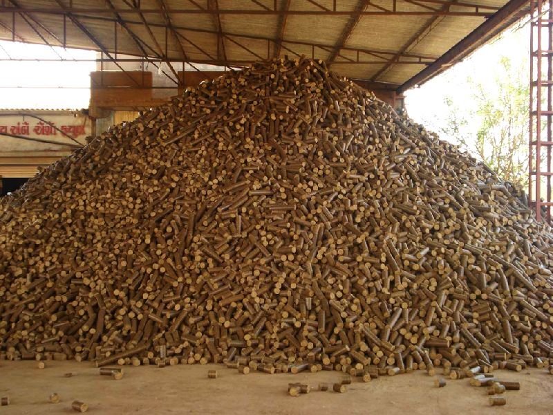 Wood Biomass Briquettes, Packaging Type : Jute Bags, Plastic Bags