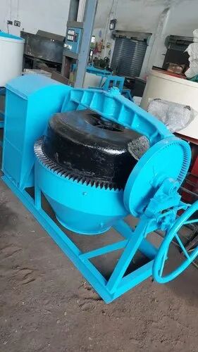 Crompton Manual Concrete Mixer, for CEMENT, STONE CHIPS, Output Capacity : 560 Liters