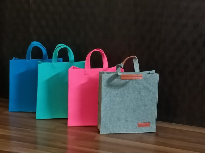 Square Cotton Felt Bags, For Office, Travel, Size : 24x12inch, 26x14inch, 28x16inch, 30x18inch