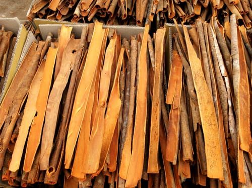Natural Cinnamon Stick, for Food Medicine, Spices, Cooking, Form : Solid