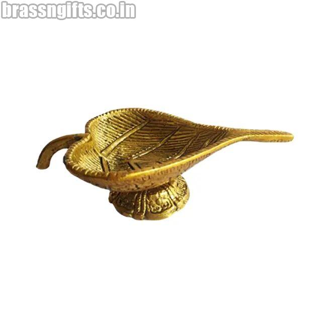 Brass Pan Shape Diya, for Home Decor, Pooja, Style : Modern