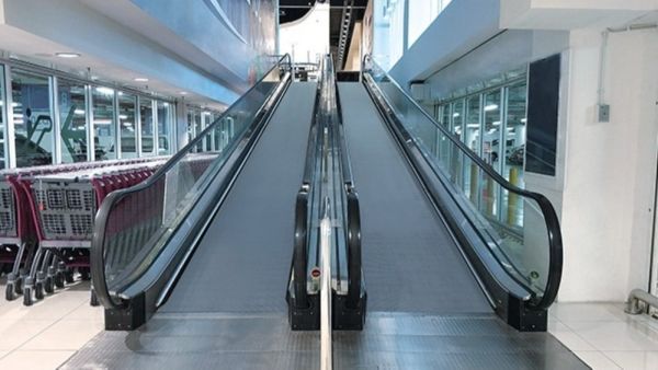 Fully Automatic Staright Electric Moving Walk Escalator, for Complex, Malls, Metro Station, Voltage : 110-440V