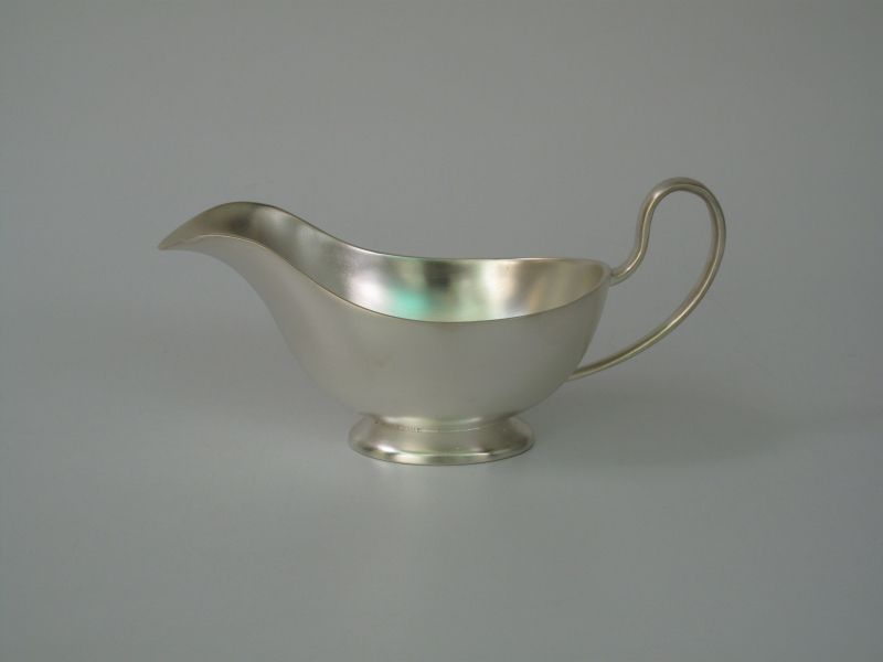 Silver-Plated Sauce/ Gravy Boat, for Home, Restaurant, Hotel, Feature : Attractive Design, Traditional Design