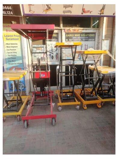 Mild Steel Hand Operated Hydraulic Stacker, Lifting Capacity : 1500-2000 KG