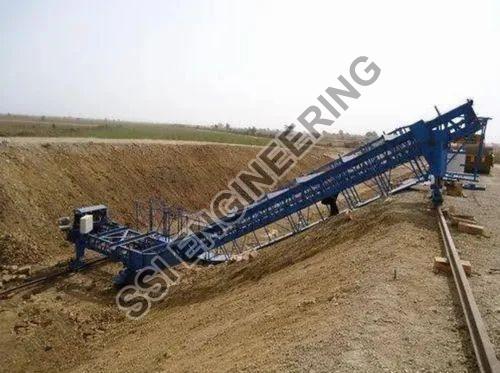 Fully Automatic Canal Slope Paving Machine, for Road Construction Work, Voltage : 440V