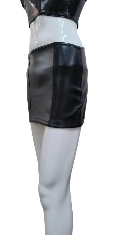 Polished Ladies Leather Skirt for Party Wear