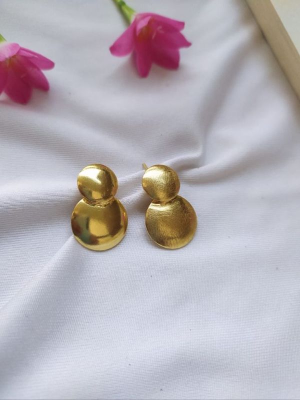 Charming gold plated brass earrings, Style : Antique