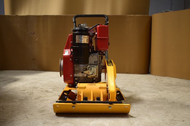 Plate Compactor C90t Greaves Engine Forward