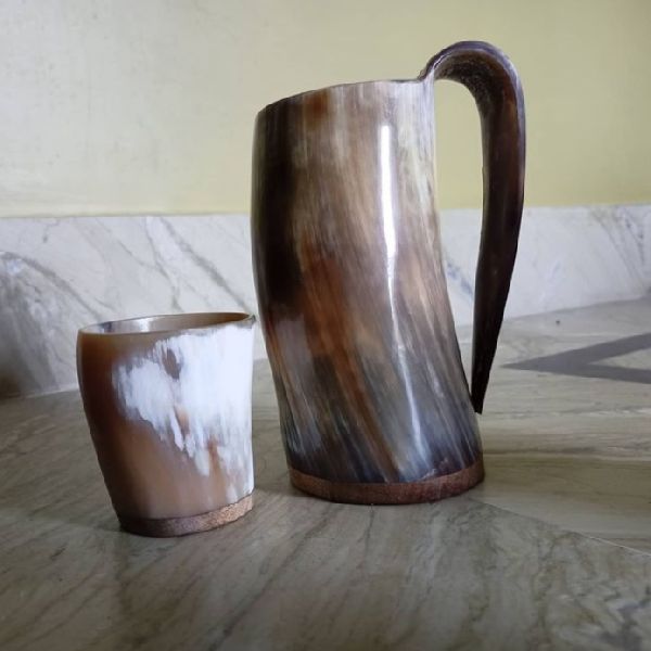 Drinking horn with iron stand