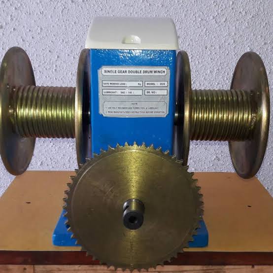 Electric Winch for High Mast Pole, Feature : Durable