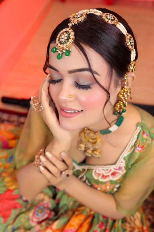 Mehendi Makeup Service