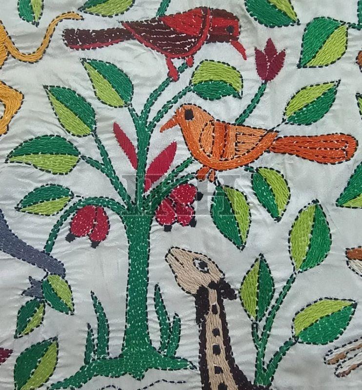 Handmade Animal Motifs Embroidered Wall Hanging