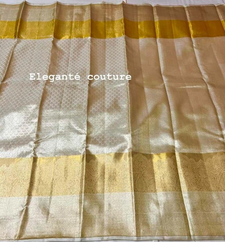 Weaving Pure Tanchoi Silk Saree