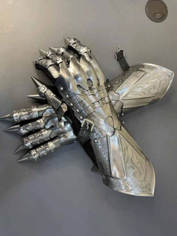 Medieval Nazgul Gloves