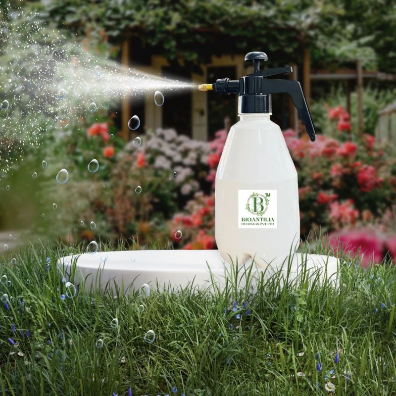 White Plastic Garden Pressure Sprayer