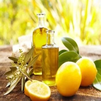 Cold Press Liquid Lemon Oil, for Pharma/Cosmetics/Aromatherapy, Purity : 100%