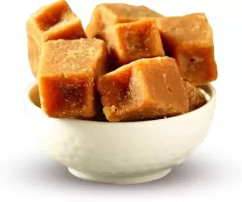 Brownish Jaggery Cubes, for Tea, Sweets, Beauty Products, Packaging Type : Jute Bag