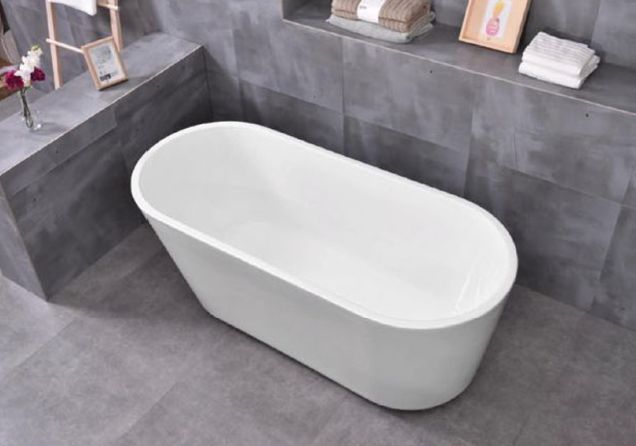 Aurous Classy Acrylic Free Standing Bathtub
