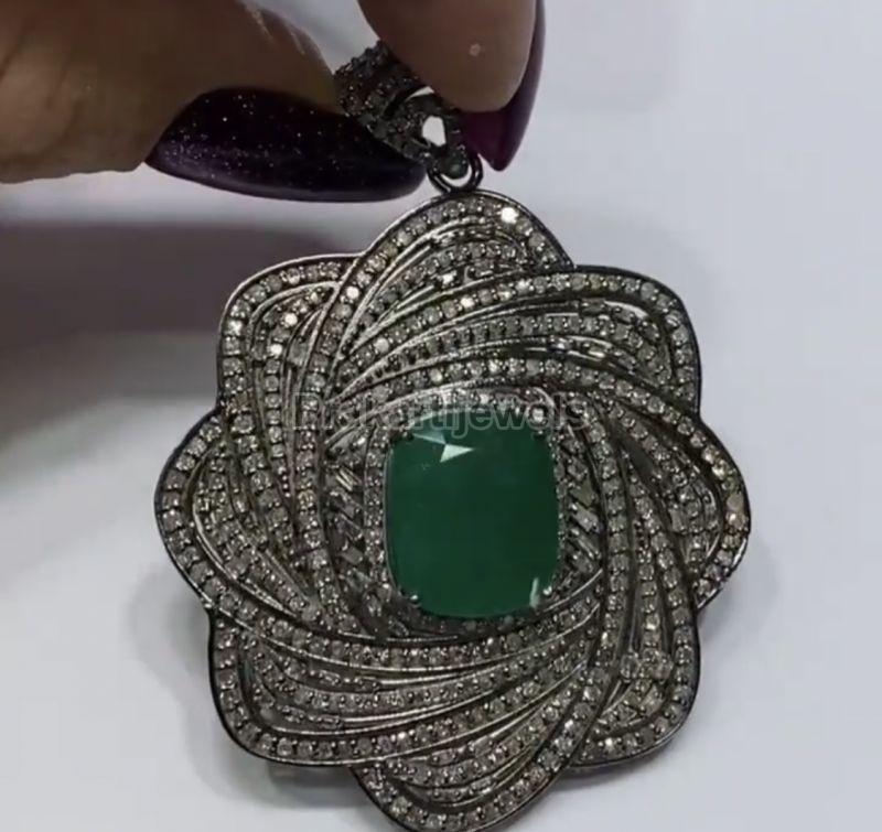 Silver Plain Polished Ladies Modern Emerald Pendant, Size : Multisizes, Packaging Type : Plastic Box