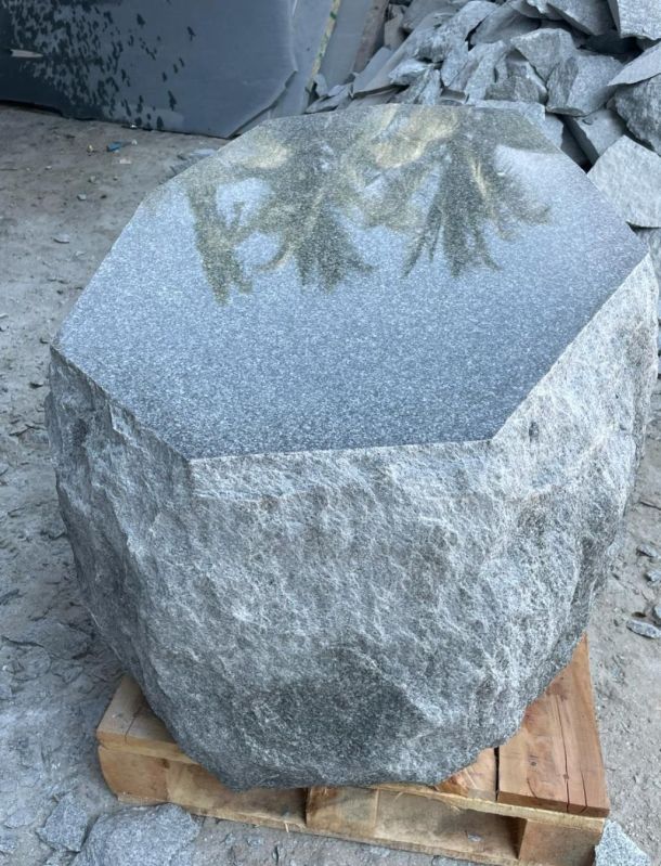 Sadarahalli Grey Natural Cut Granite Bench, for Sitting, Feature : Fine Finished, Optimum Strength