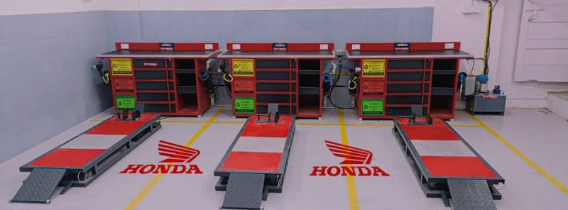 Honda Polished Metal Automobile Workshops hydraulic ramp, Frame Material : Stainless Steel