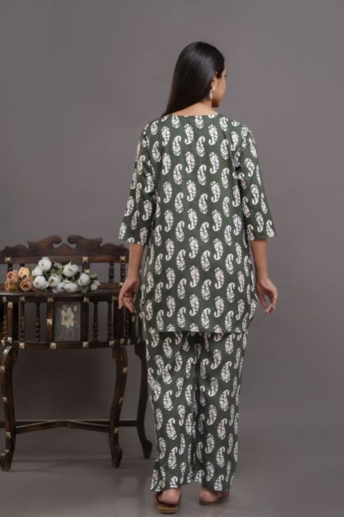 Ladies Green Printed Night Suit