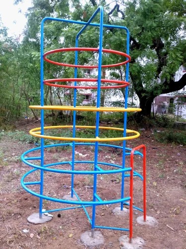 Mild Steel Multicolor Playground Circular Climber, for Children Playing, Age : 4-10