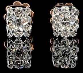 AUT1485 Diamond Stud Earrings, Packaging Type : Velvet Box