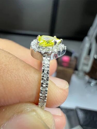 Diamond Engagement Ring, Gender : Female