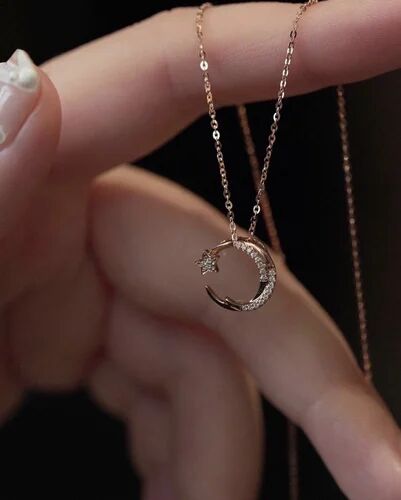 Diamond Pendant Necklace, Packaging Type : Plastic Box