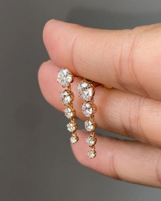 Round Halo Stud Diamond Earrings, Packaging Type : Plastic Box