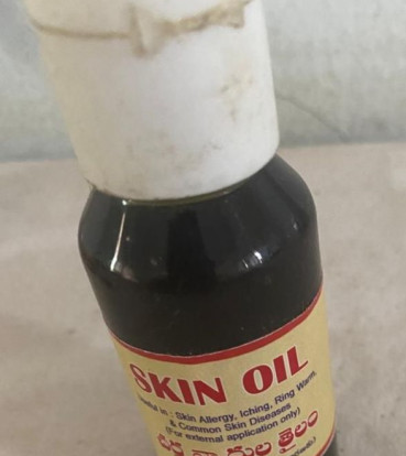 Liquid Herbal Skin Oil, Packaging Type : Plastic Bottle
