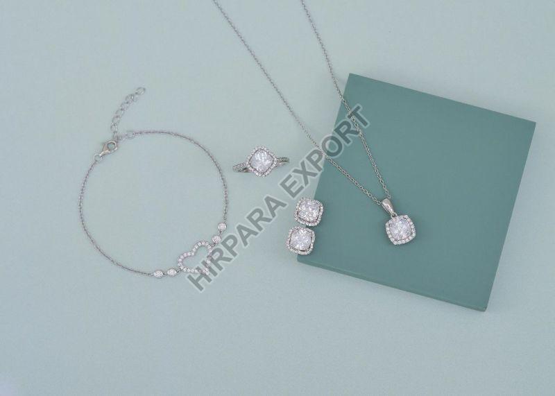 Designer Diamond Pendant Set, Gender : Female